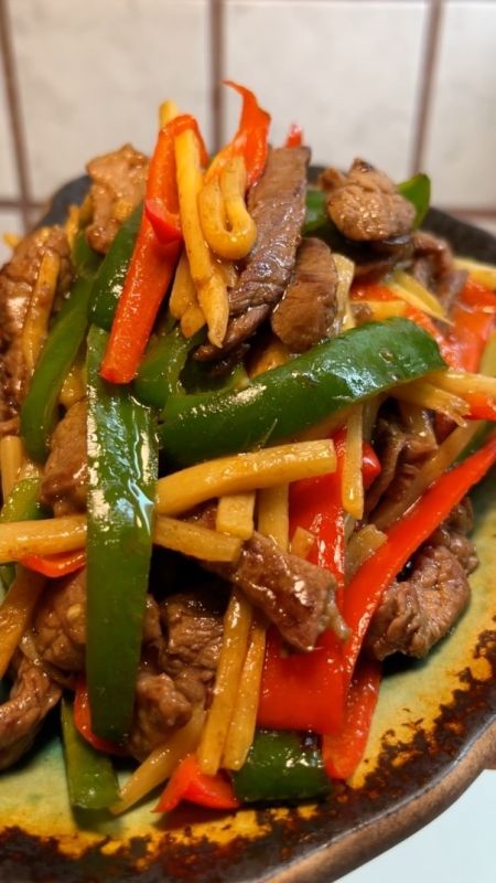 Как приготовить побеги бамбука с говядиной и перцем: пошаговый рецепт