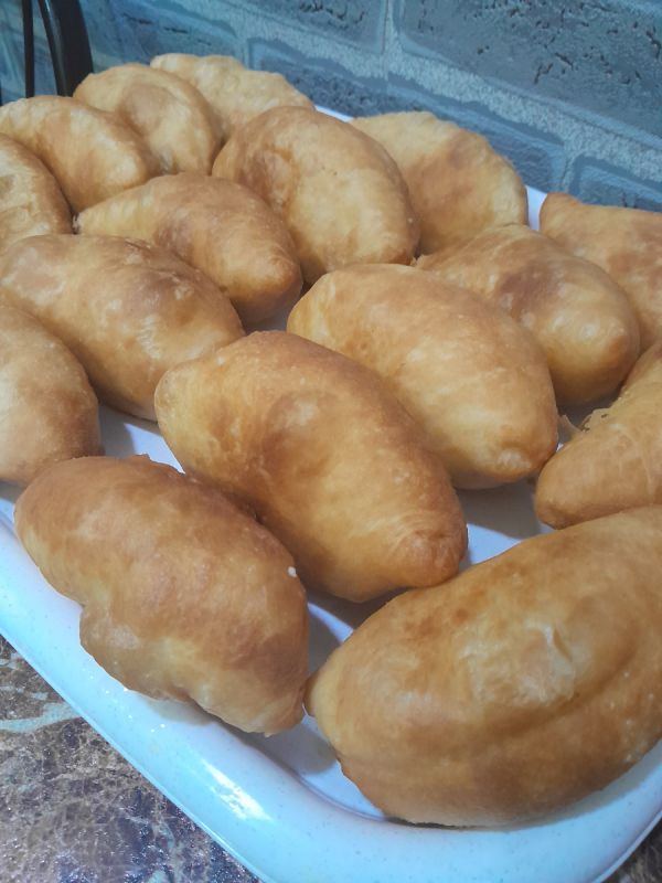 Пирожки с зелёным луком и яйцом: вкус детства в каждой порции