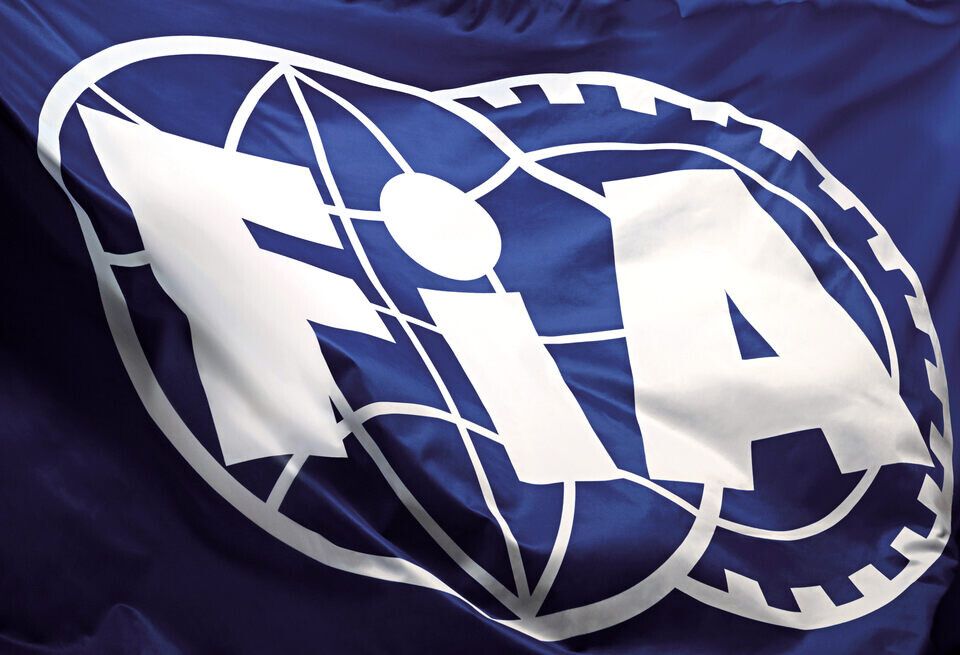 FIA подвела итоги финансовой проверки: одна команда нарушила регламент
