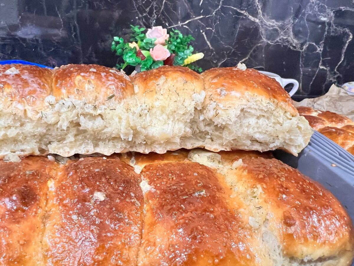 Чесночные пампушки: простая и вкусная выпечка для каждого