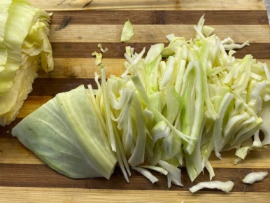 Салат из ничего: Возрождение советского кулинарного шедевра с доступными ингредиентами