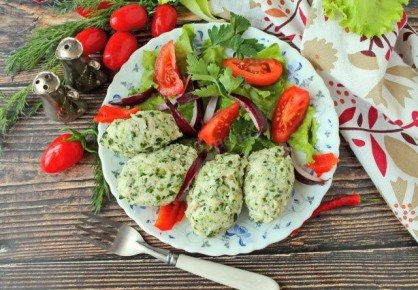 Нежные куриные клецки со шпинатом: простой и быстрый рецепт