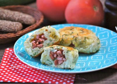 Картопляні зрази зі сосисками: смачно і просто