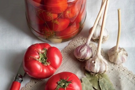 Маринованные помидоры с душистым перцем