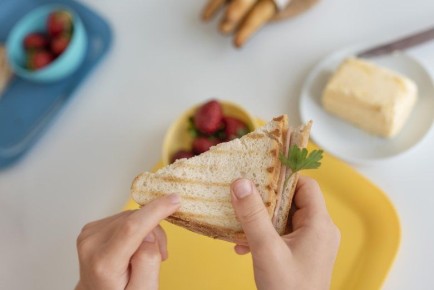 Как бутерброды с колбасой и сыром вредят вашему здоровью