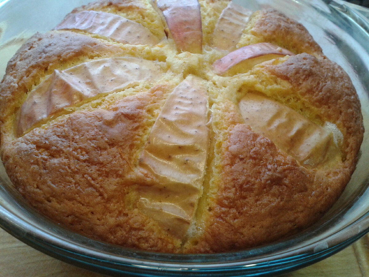 Согревающий осенний пирог с тыквой и яблоками для уютного вечера