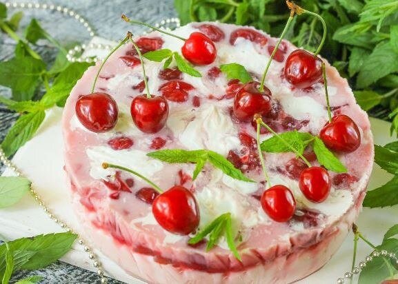 Порадуйте себя летним йогуртовым тортом с черешней