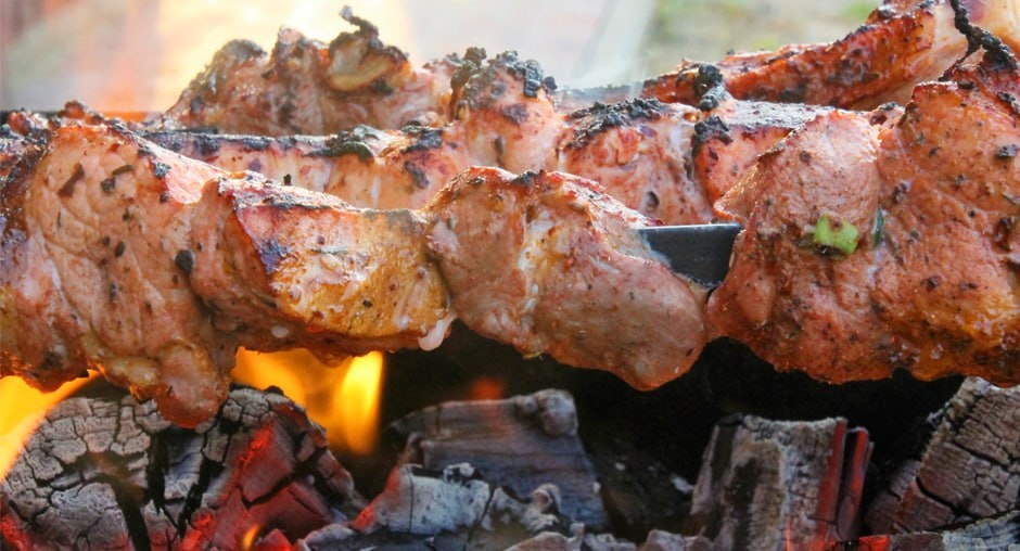 Советы по выбору идеального мяса для новогоднего шашлыка