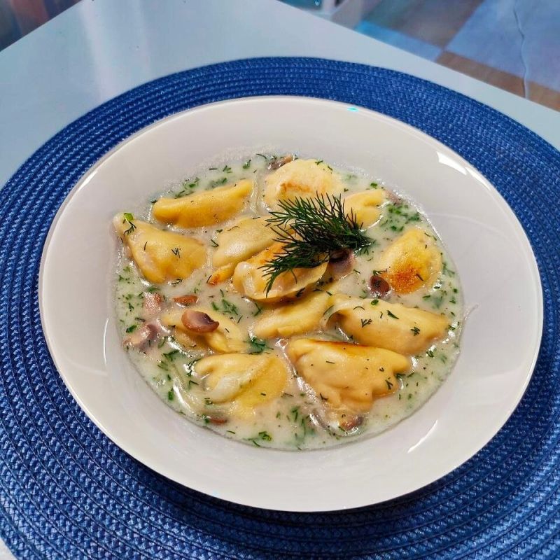 Вареники в грибном соусе: вкусное и сытное постное блюдо