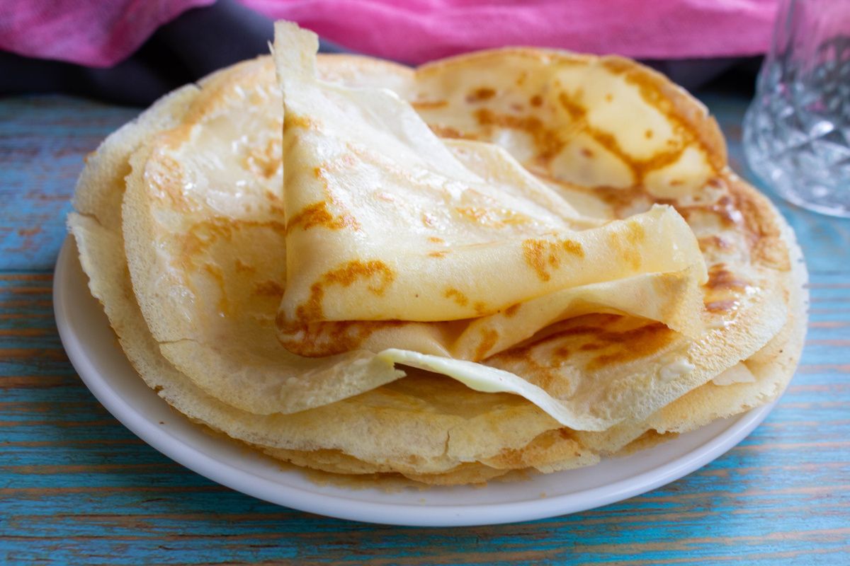 Нежные блинчики на молоке с арахисовой пастой для сладкого desayun