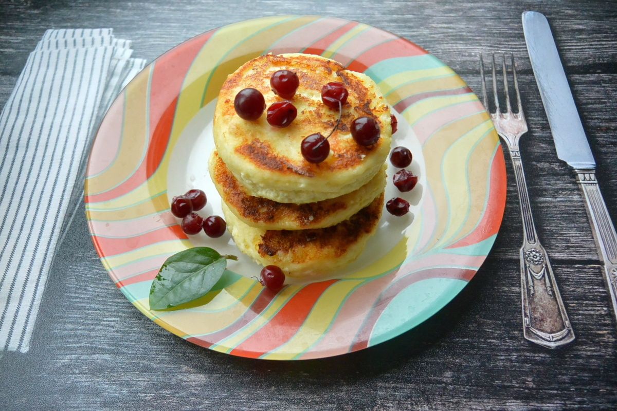 Нежные сырники без муки: оригинальный рецепт для сладкого перекуса