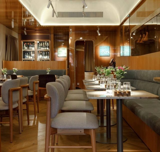 Ужин за две минуты: московские рестораны меняют концепцию обедов