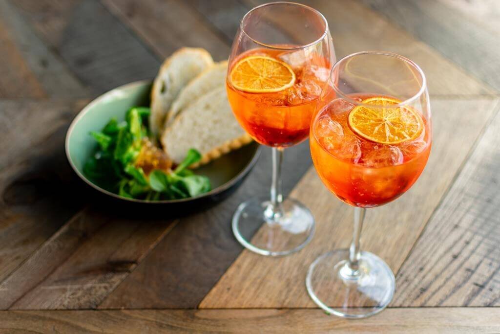 Лучшие летние напитки для освежающего отдыха