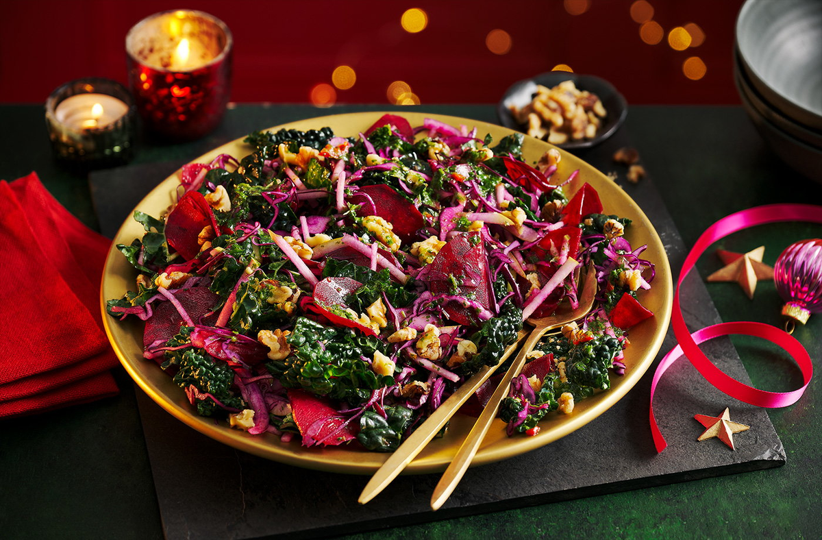 Яркий зимний салат с красной капустой и чимичурри