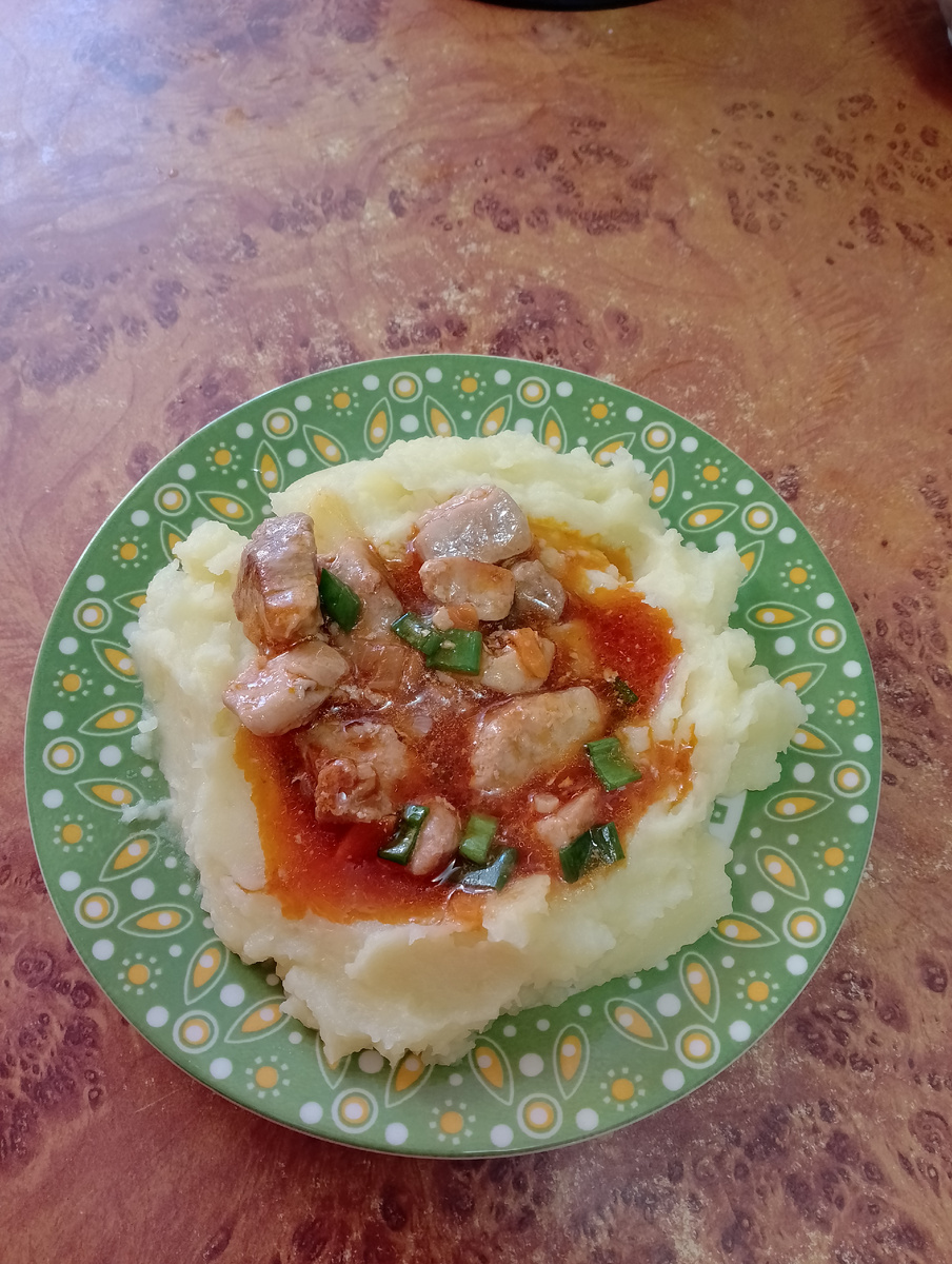 Ужин с душой: как приготовить идеальный гуляш и пюре