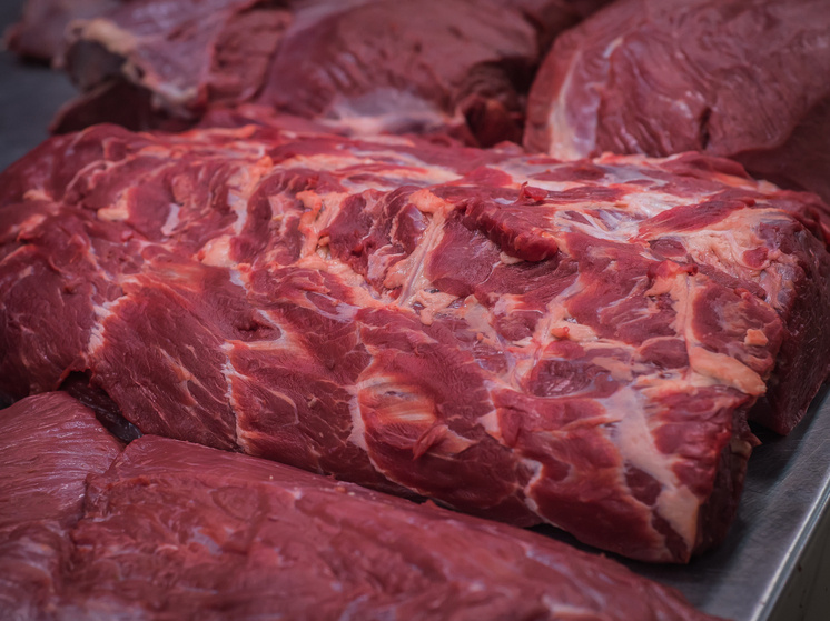 Оптовые цены на свинину снижаются: что происходит с рынком?