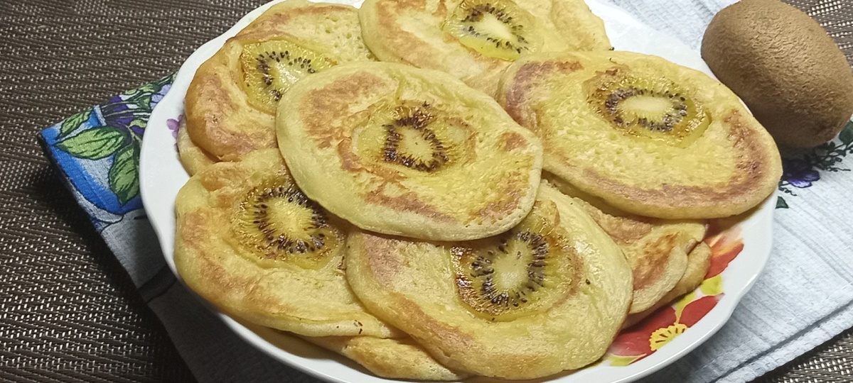 Тонкие оладьи с киви: незабываемый вкус, который впечатляет