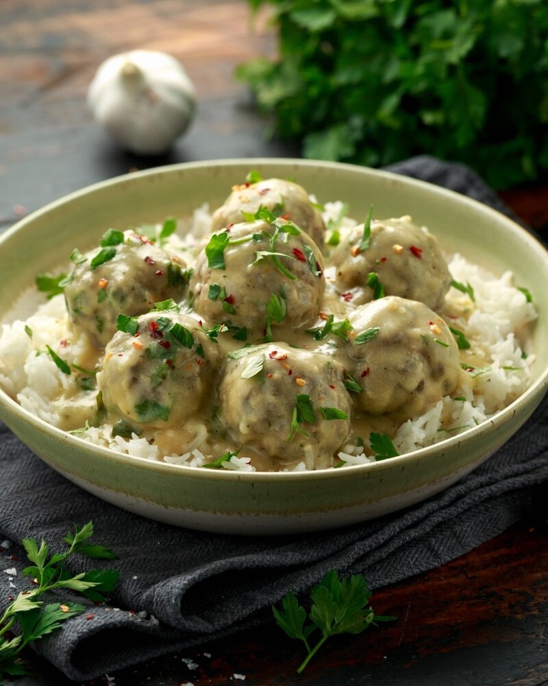 Тефтели в чесночно-сливочном соусе: идеальный рецепт для семейного ужина