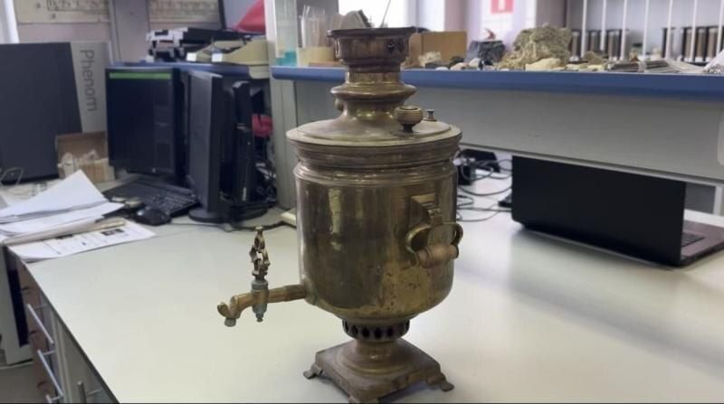 Уникальный самовар Николая II задержан в Кольцово