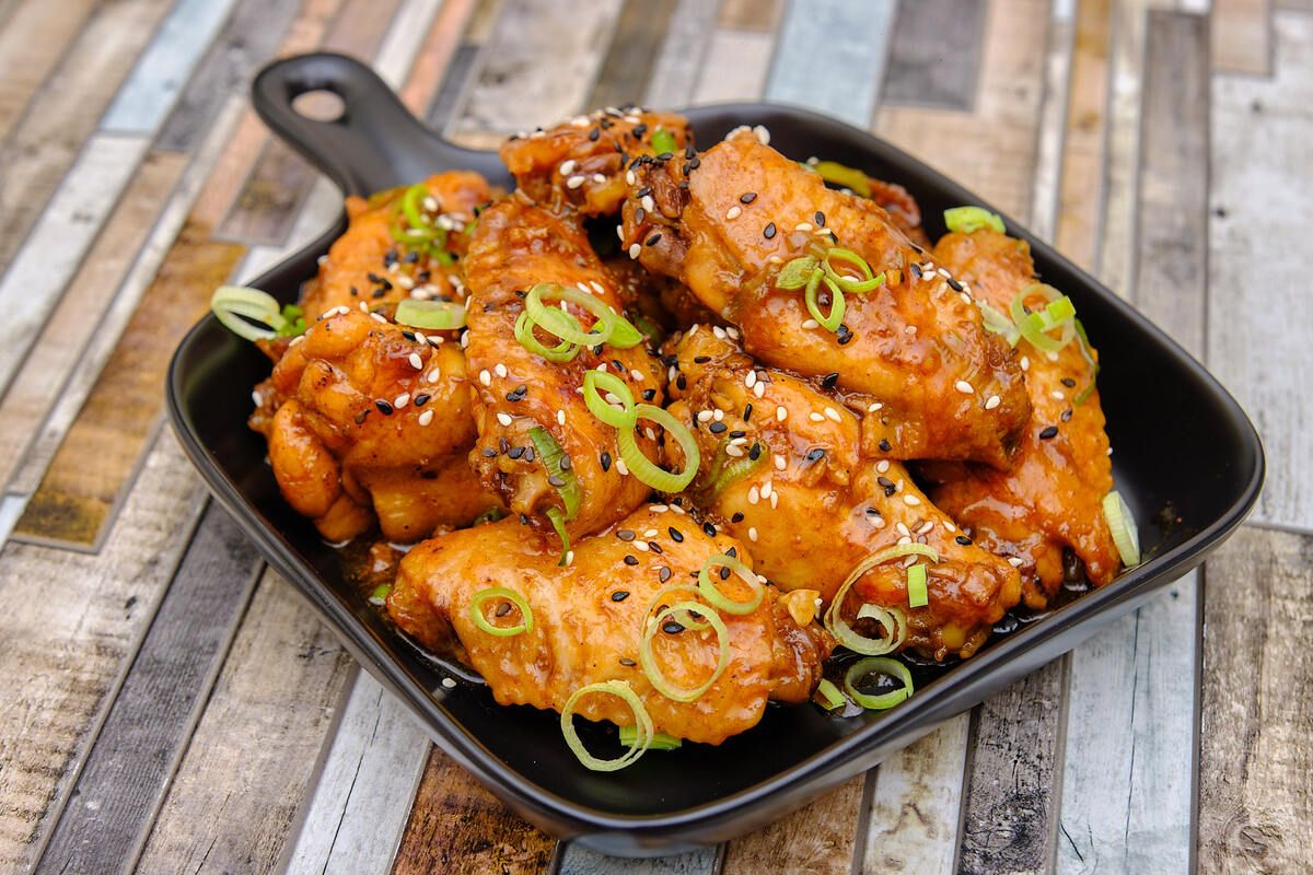 Крылья, покрытые медовой глазурью: удивительный рецепт от шефа Юлии Литвиненко