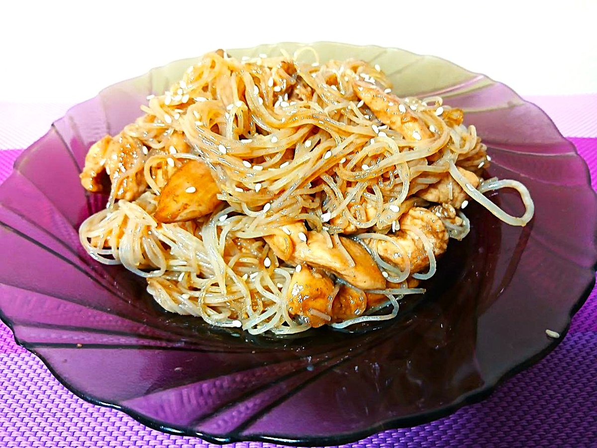 Курица в стиле терияки: быстрый и вкусный ужин с фунчозой