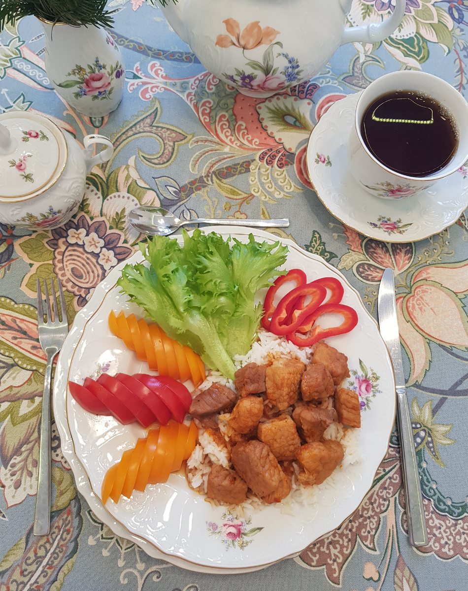 Свинина в томатном соусе: идеальное блюдо для зимнего уюта