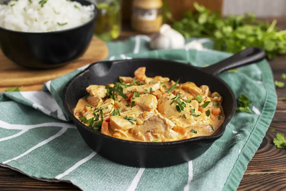 Неповторимое карри с курицей и рисом: простота в каждой порции