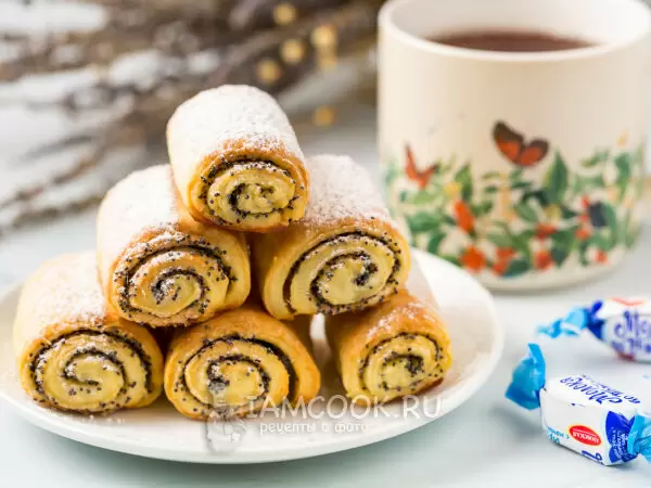 Маленькие маковые рулетики с творожным тестом: идеальное лакомство