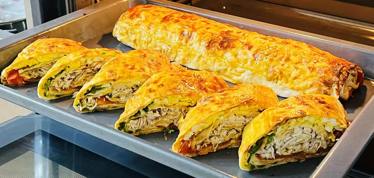 Лаваш с курицей и зеленью: исключительный ужин за 30 минут