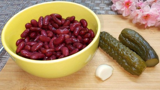 Удивительный салат за 10 минут: всего 4 ингредиента и восторг на столе!