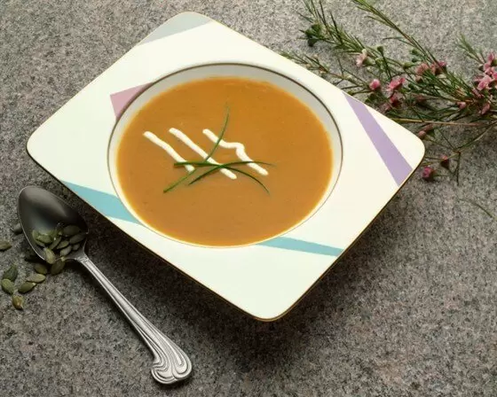 Теплый суп с тыквой и кумкватом: идеальное блюдо для весны