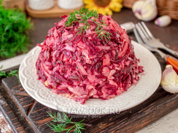 Салат «Розовый фламинго»: закуска, способная украсить любой стол