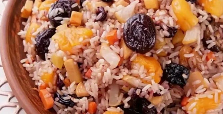 Сладкий плов с сухофруктами: угощение для гурманов