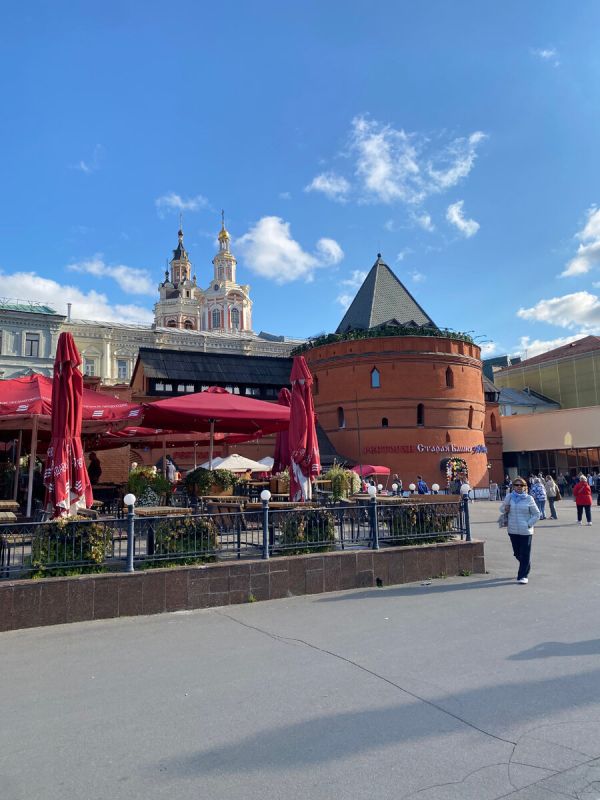 Вкусный оазис в центре столицы: где попробовать лучшие ребра в Москве