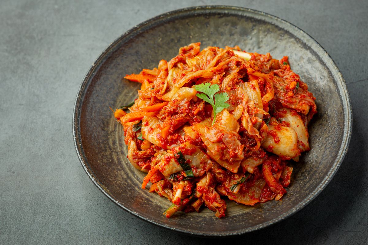 Голубцы с говядиной и соусом кимчи: воплощение фьюжн во вкусе повседневной тарелки