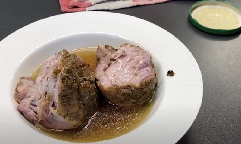 Мясные деликатесы на зиму: готовим нежнейшее мясо в банках