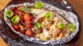 Сочная куриная грудка под подружкой моцареллы и черри