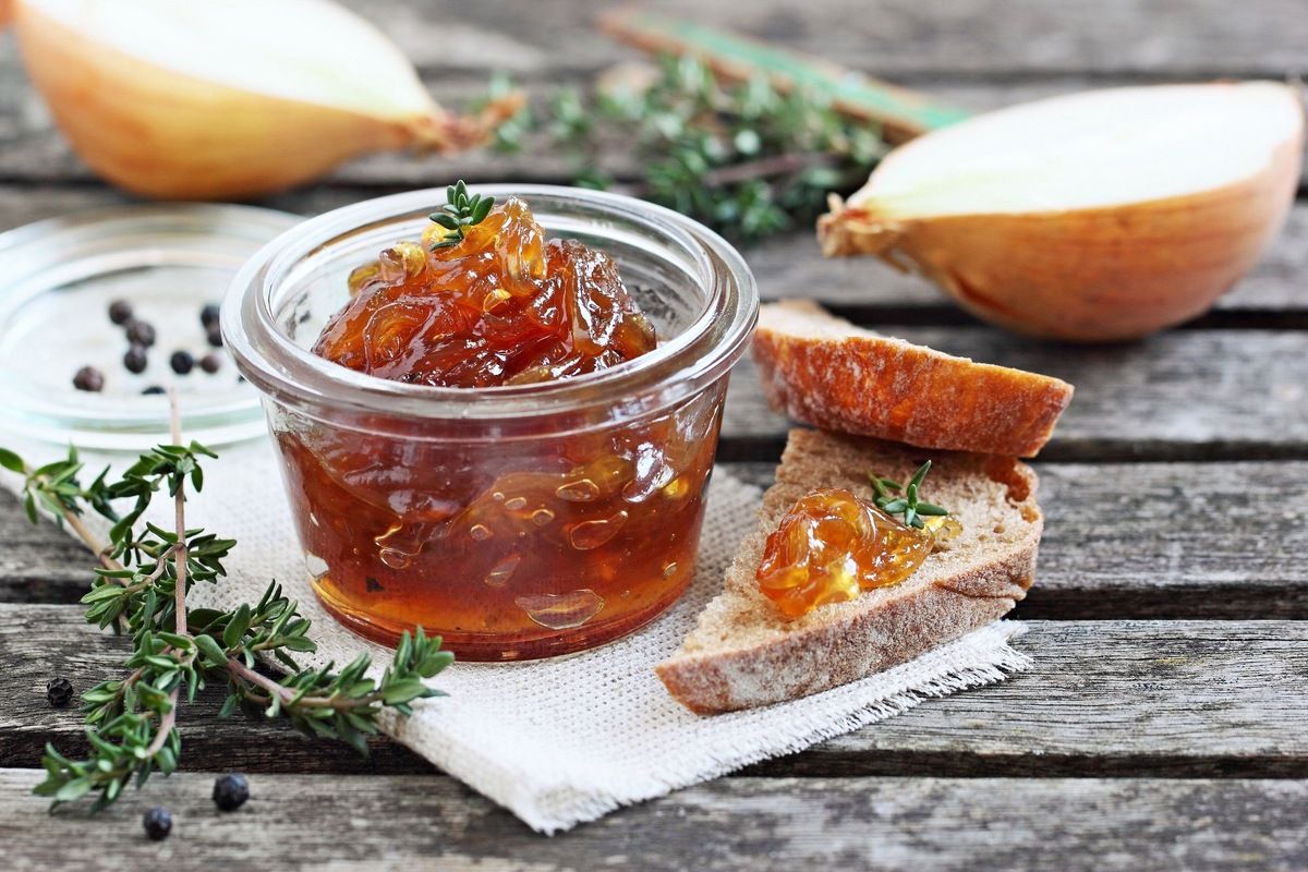 Луковый мармелад: нежное лакомство для гурманов и ценителей кулинарии